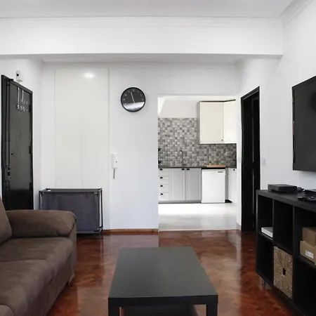 Charming In Peaceful Apartment Cascais